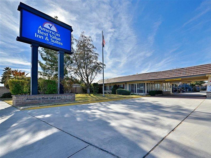Americas Best Value Inn & Suites - Lancaster Exteriör bild