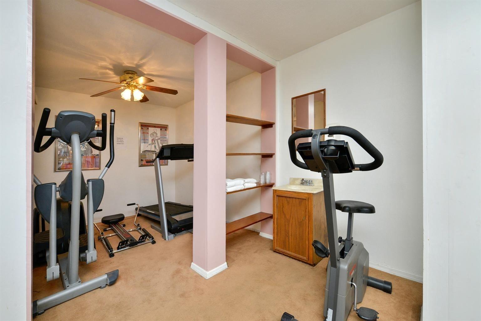 Americas Best Value Inn & Suites - Lancaster Exteriör bild