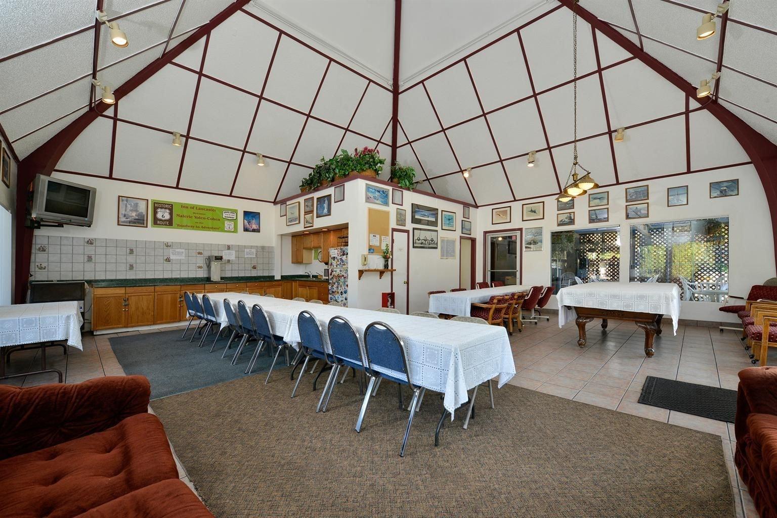 Americas Best Value Inn & Suites - Lancaster Exteriör bild