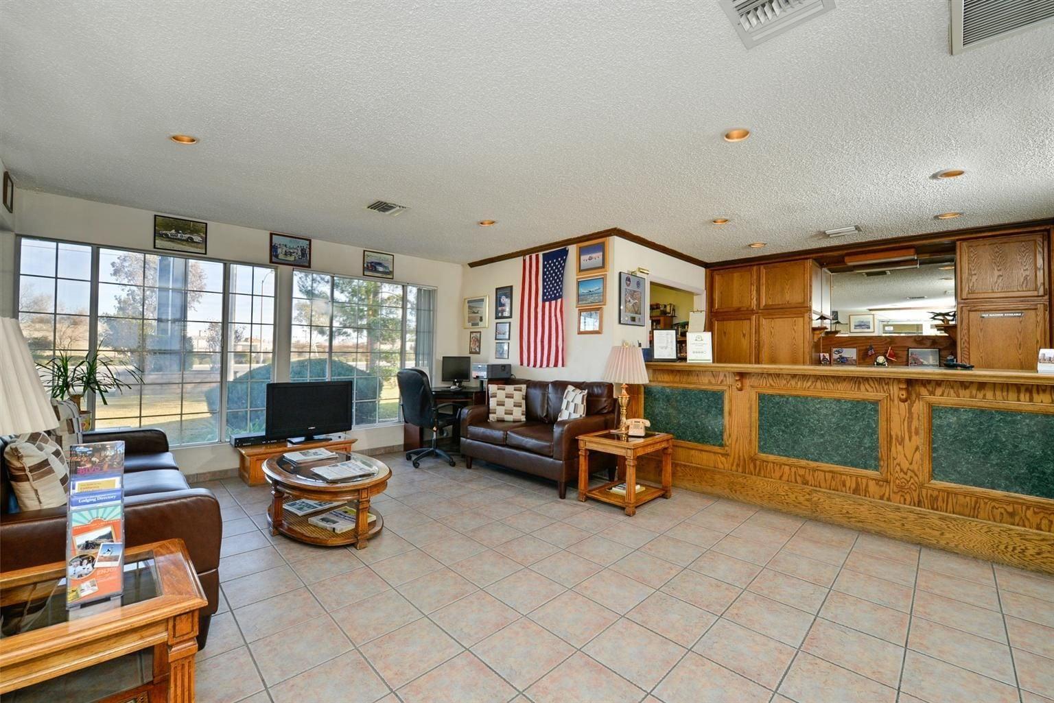 Americas Best Value Inn & Suites - Lancaster Exteriör bild