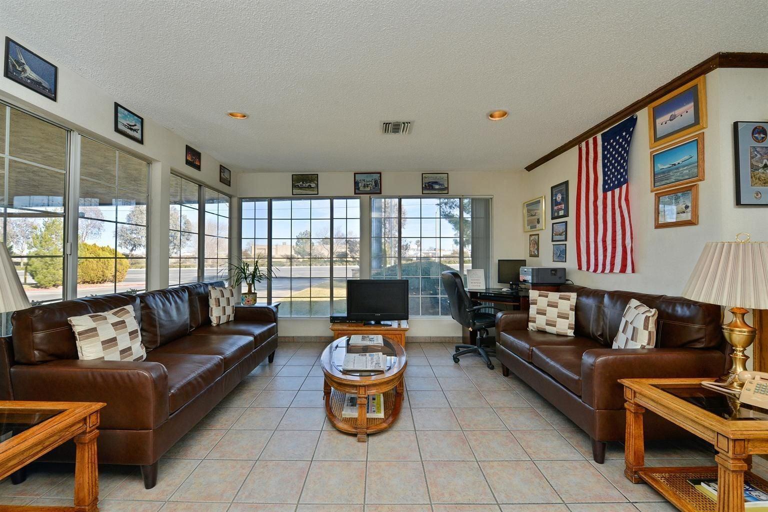 Americas Best Value Inn & Suites - Lancaster Exteriör bild
