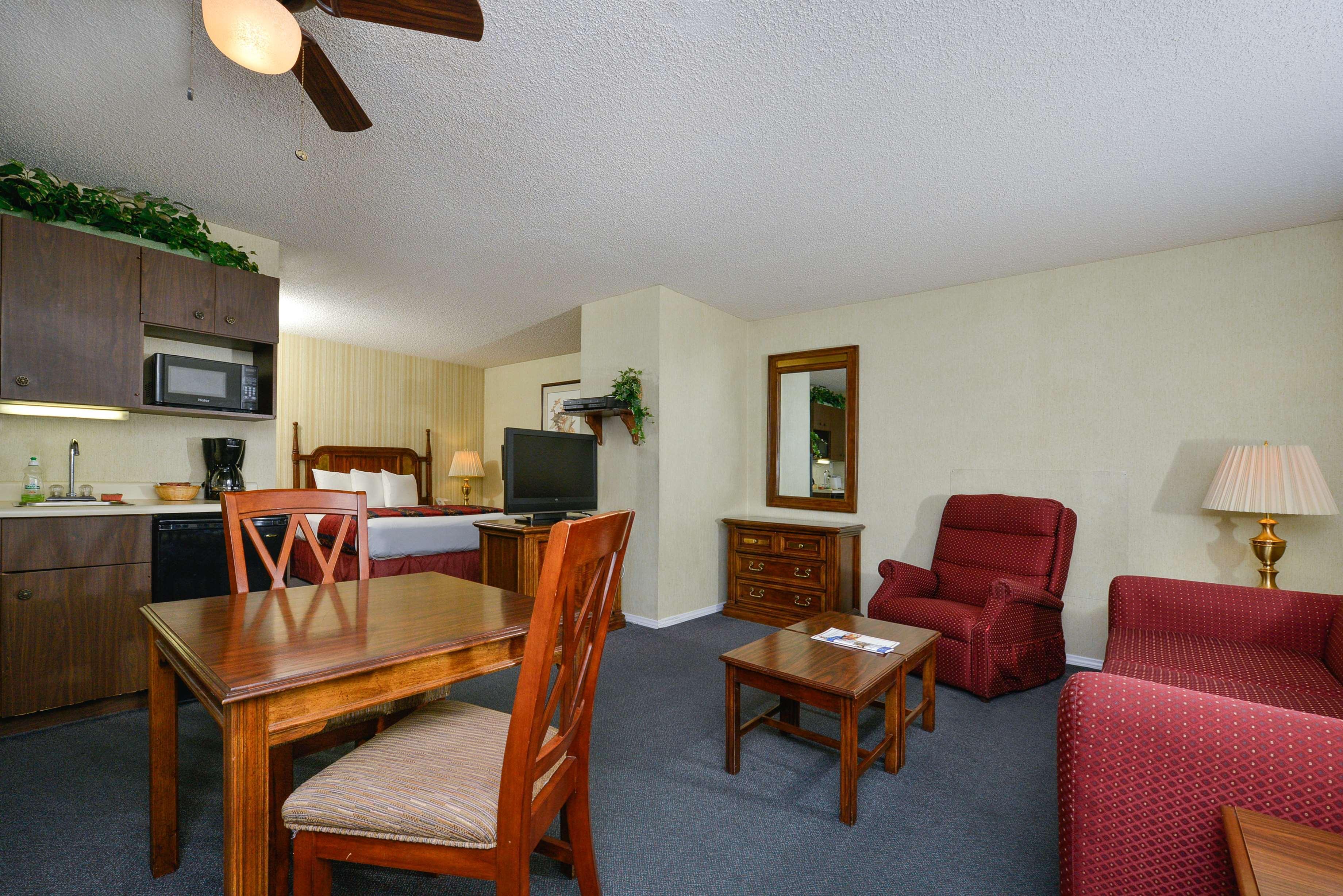 Americas Best Value Inn & Suites - Lancaster Exteriör bild