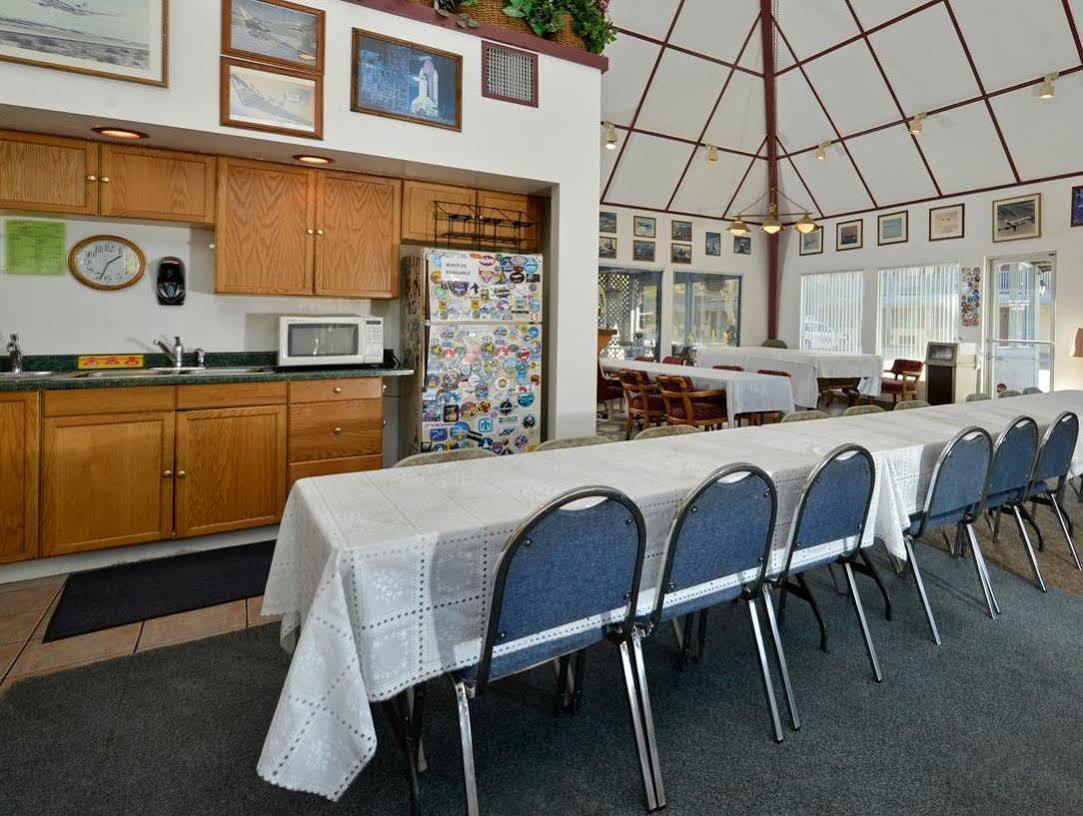 Americas Best Value Inn & Suites - Lancaster Exteriör bild